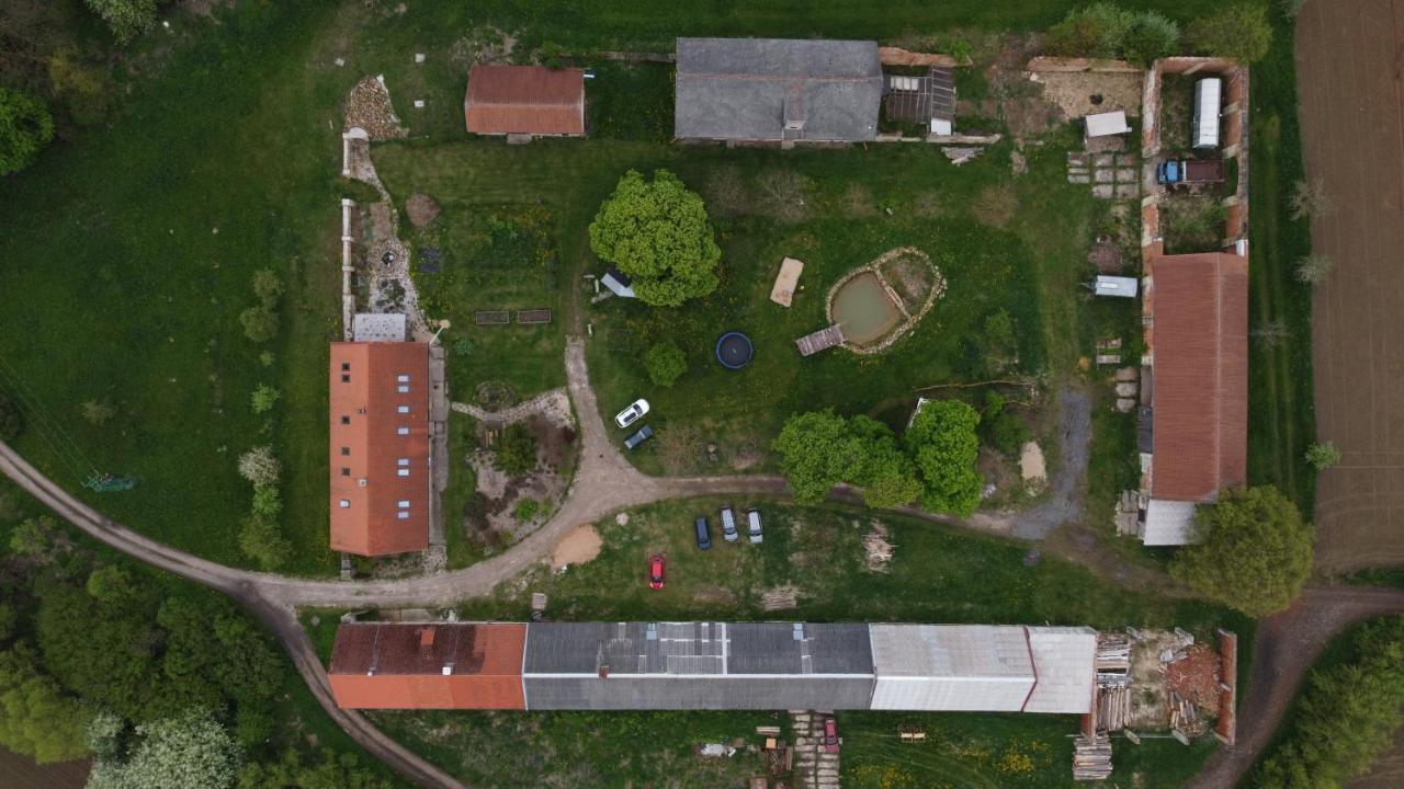 Ferienwohnung Dvur Dolenec Rohoznice  Exterior foto