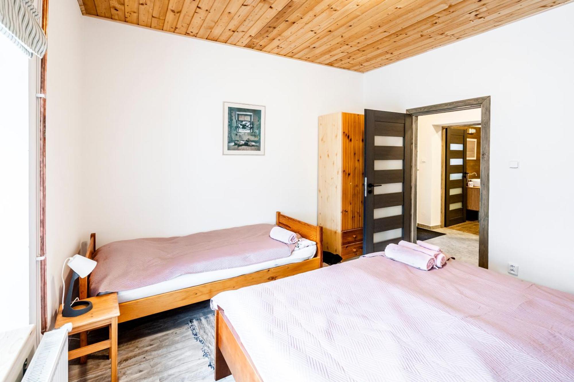Ferienwohnung Dvur Dolenec Rohoznice  Exterior foto